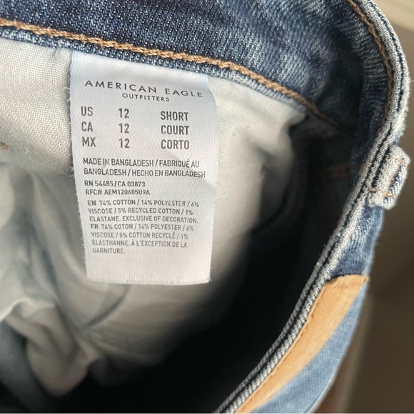 American Eagle Mom Jean Women’s size 12 Short - Picture 7 of 7